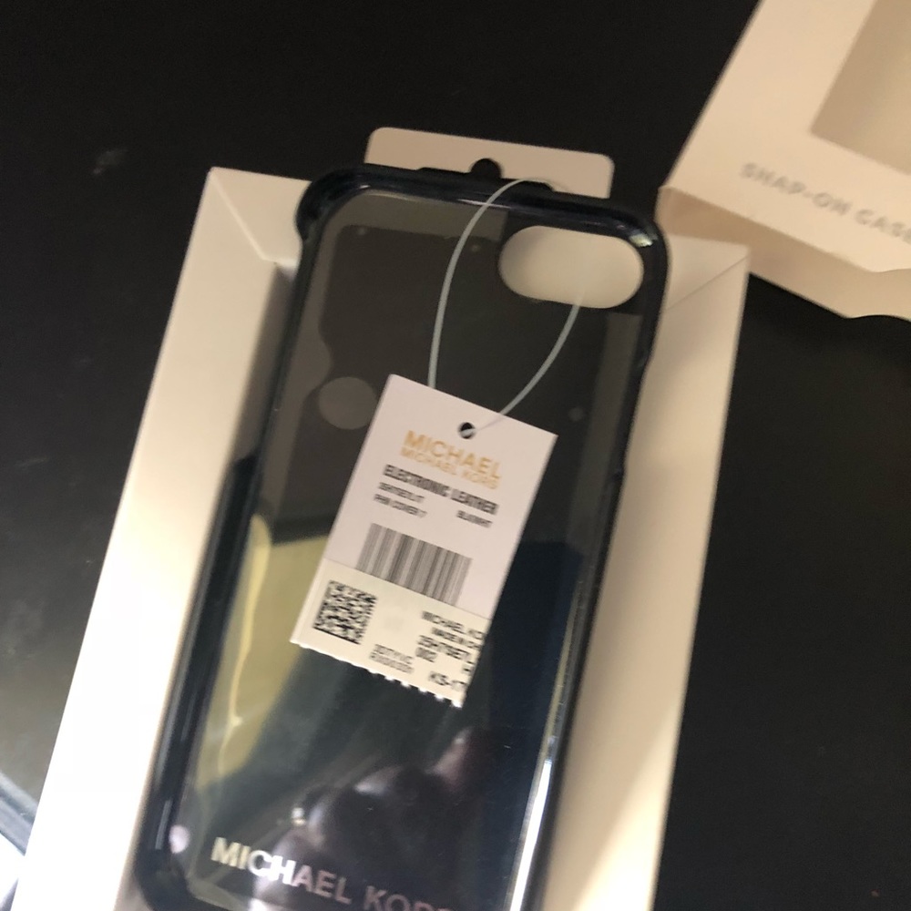 iPhone case - Picture 2 of 2